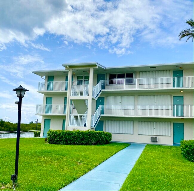 Foto del edificio - 610 Horizon St E