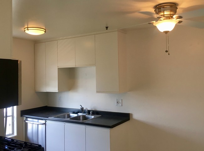 Foto del edificio - 3861 Vinton Ave