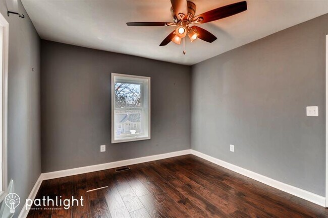 Foto del edificio - 9326 Decatur Pl