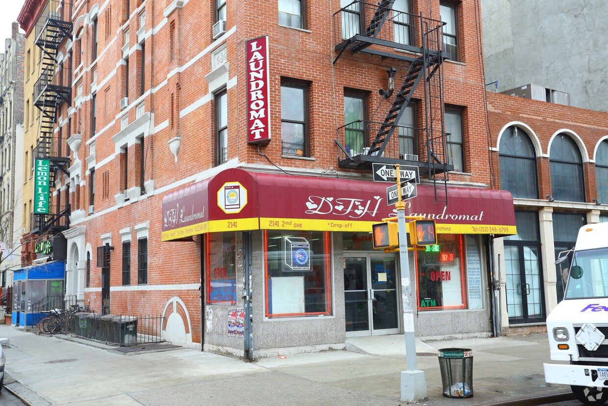Building Photo - 2141 2nd Ave