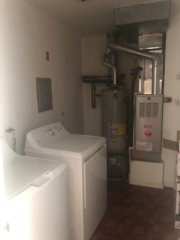 Laundry Room - 271 King's Mill Ct