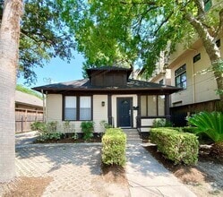 Building Photo - 5005 La Branch St