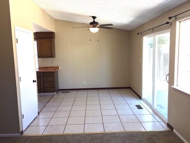 Building Photo - Pretty in Beige - Sparks 4 Bedroom Single ...