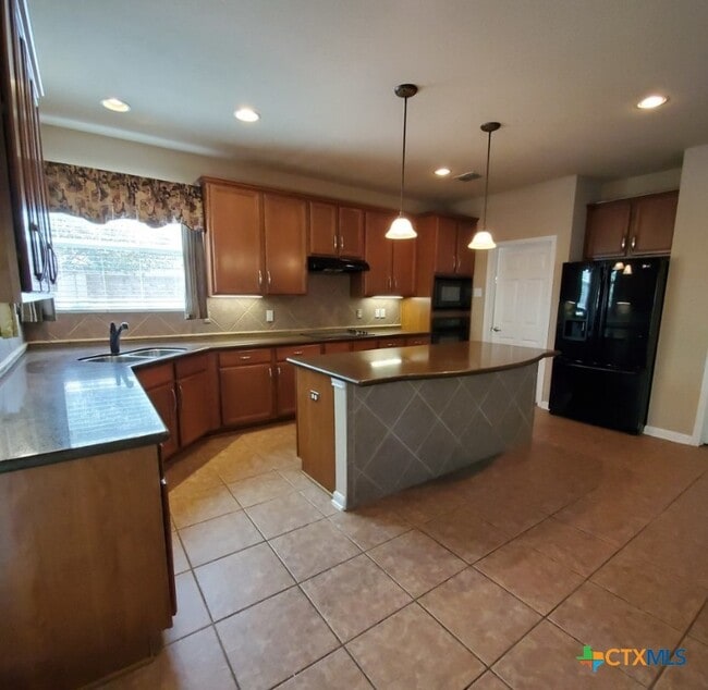 Building Photo - 310 Royal Troon Dr
