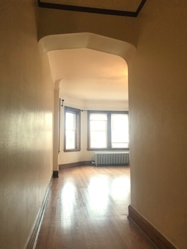Foto del edificio - 5321 W Cornelia Ave