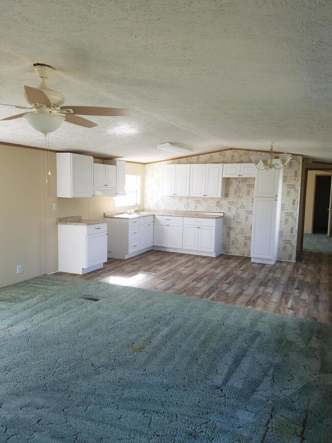 Building Photo - 268 Nelle St