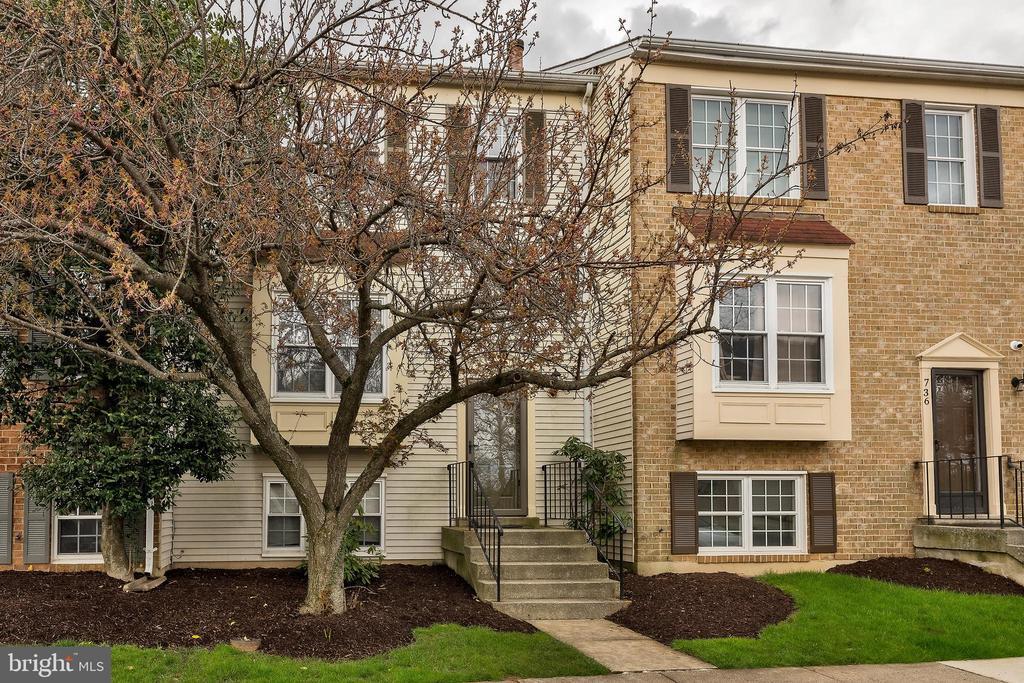 Foto principal - 734 Ivy League Ln