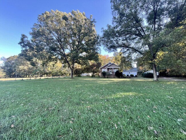 Building Photo - 2160 Mt Home Church Rd