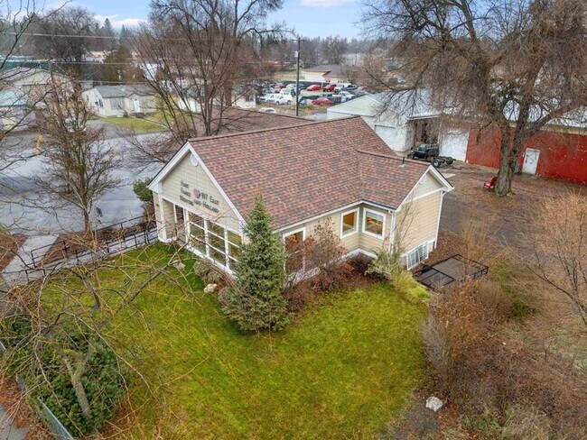 Foto del edificio - 107 E Holland Ave