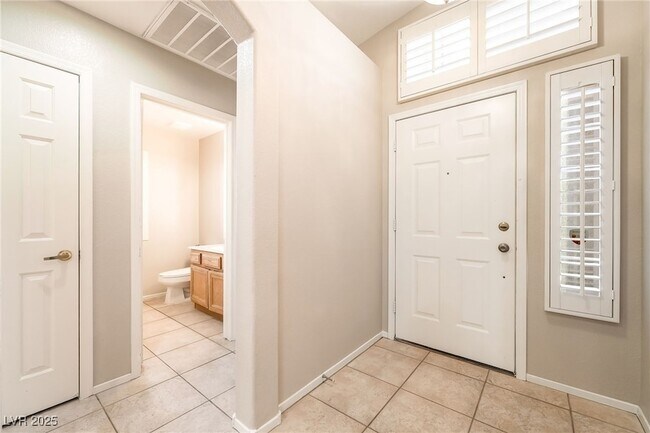 Foto del edificio - 1385 Dragon Rock Dr