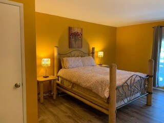 Master Bedroom - 6250 Buckingham Pkwy