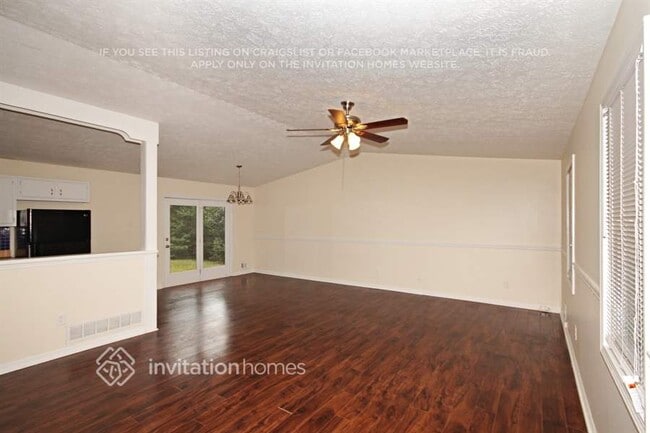 Building Photo - 2200 Greenridge Dr SW