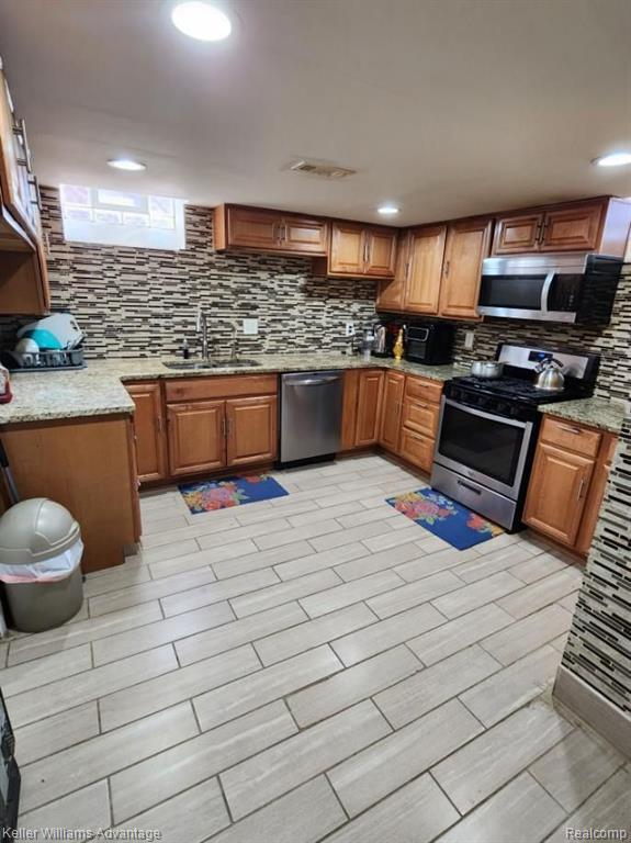 Foto del edificio - 6577 Highview St