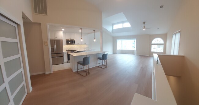 Building Photo - 239-70B Oak Park Dr