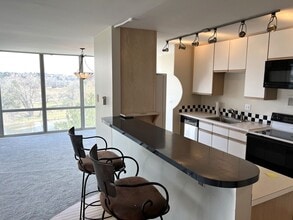 Building Photo - 3100 E Cherry Creek S Dr