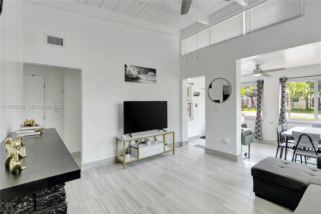 Foto del edificio - 1205 NW 3rd Ave