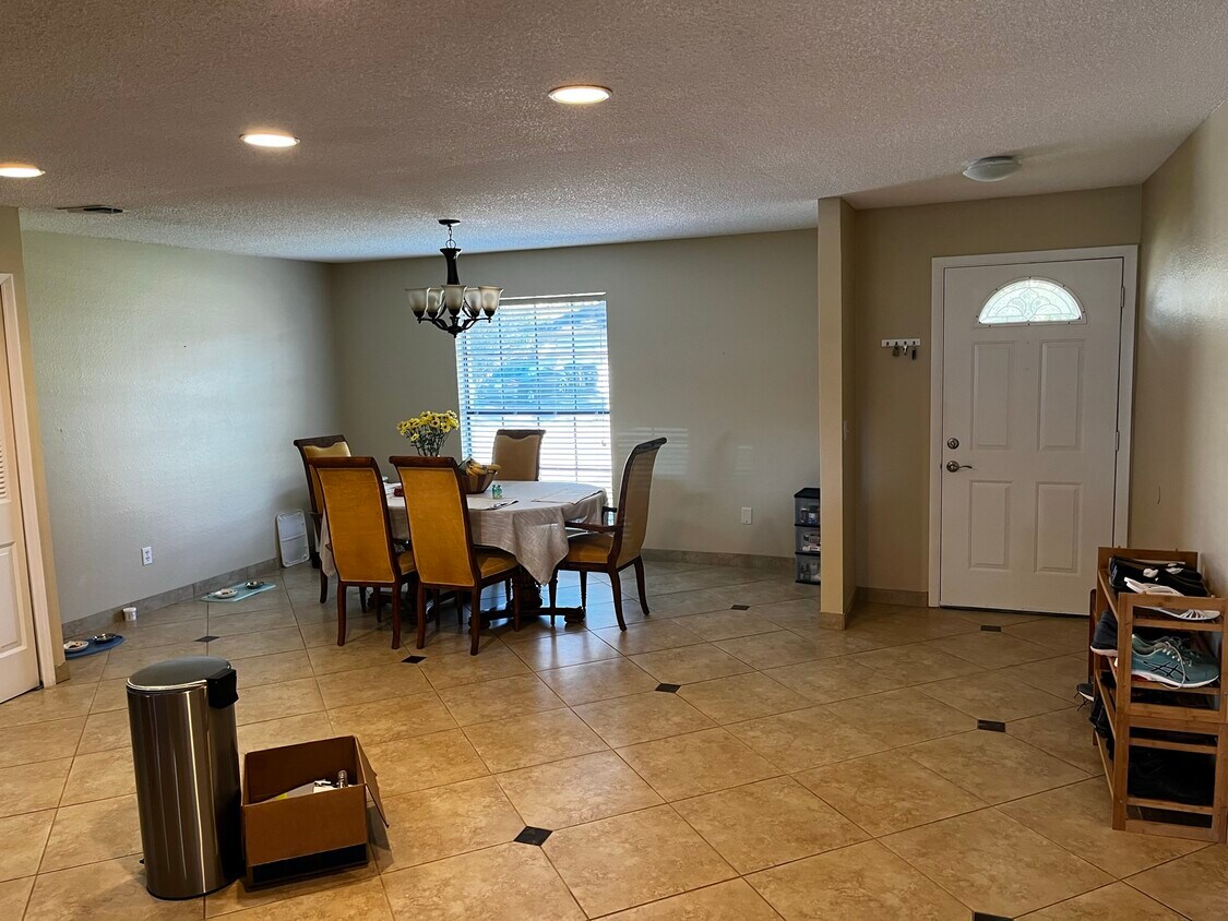 Foto principal - 7627 Clubhouse Estates Dr