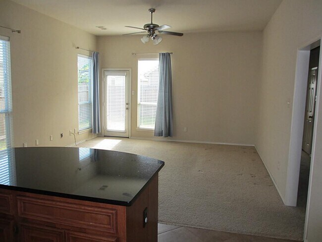 Foto del edificio - 6031 Lynwood Banks Ln