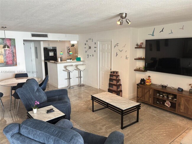 Building Photo - 6450 Collins Ave