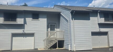 Building Photo - 33 Baxter Rd