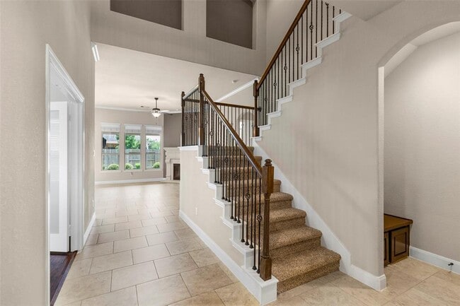 Building Photo - 28647 Maple Red Dr