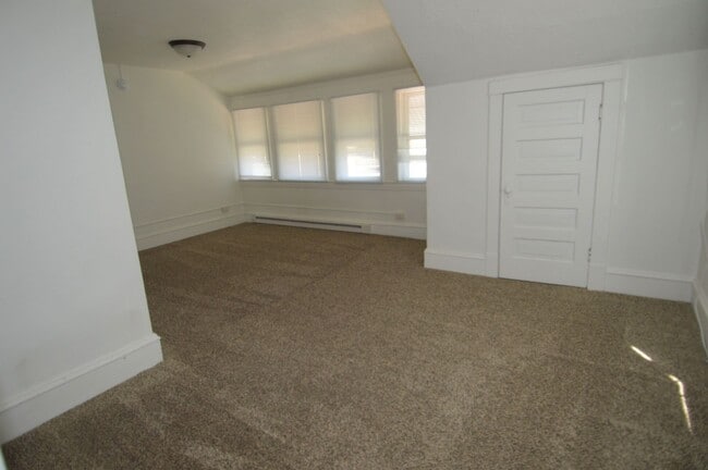 Building Photo - Darin Johnson Triplex