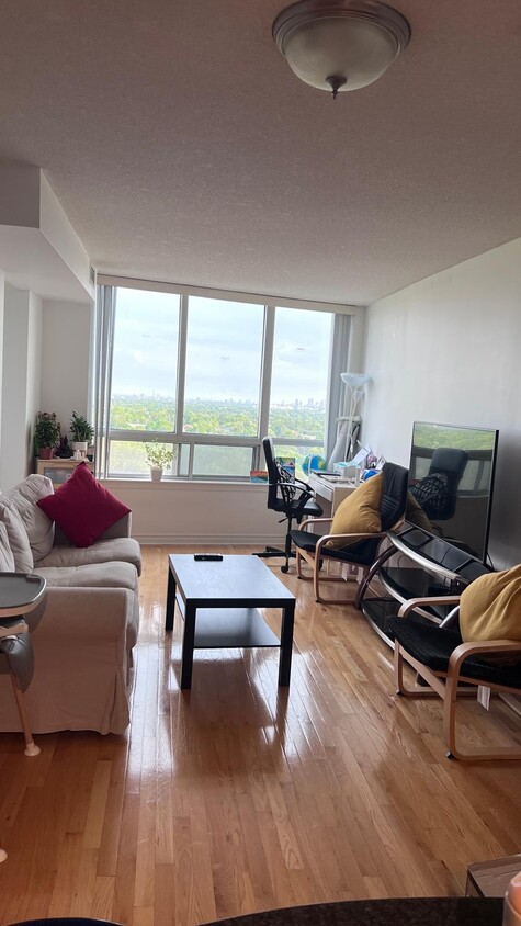 Sitting room view - 1 Rean Dr