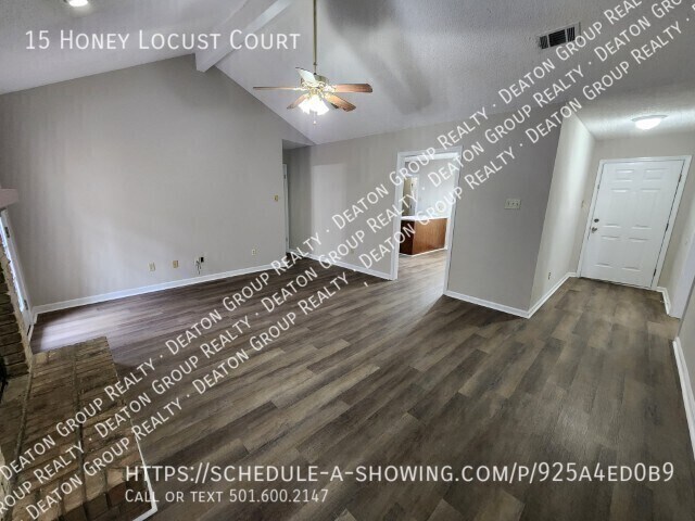 Foto del edificio - 15 Honey Locust Ct