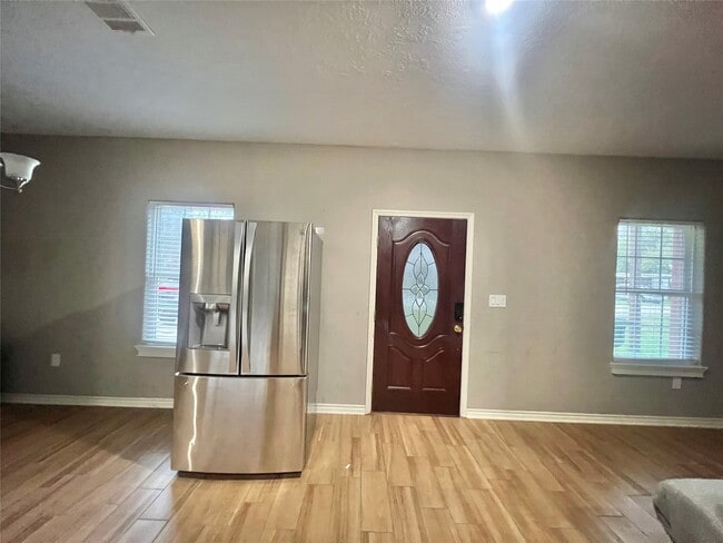 Building Photo - 2734 Duncan Dr