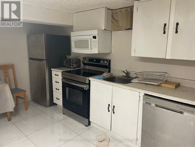 Photo du bâtiment - 385 Marybay Crescent