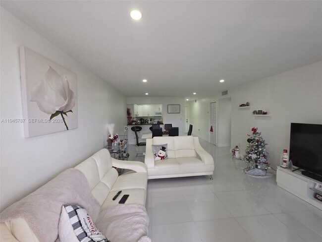 Foto del edificio - 6970 NW 186th St