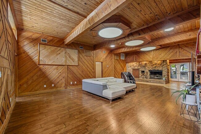 Building Photo - 4811 Soundside Dr