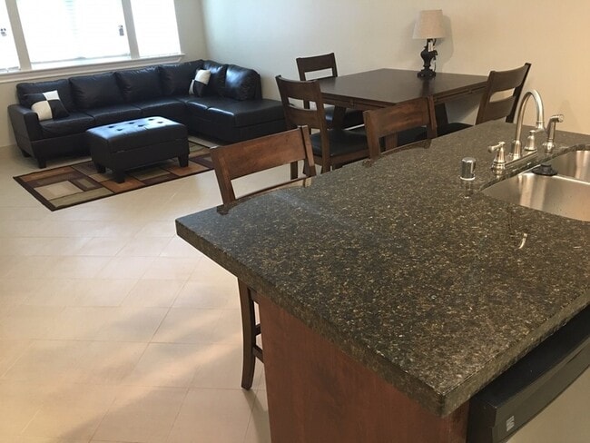 Foto del edificio - 3730 Boettcher Dr