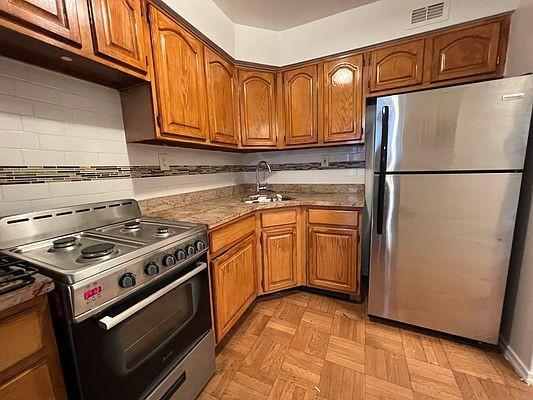 Building Photo - 1 bedroom in BRONX NY 10467