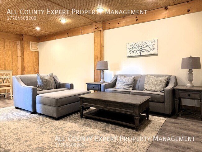 Building Photo - 438 Hunters Trce