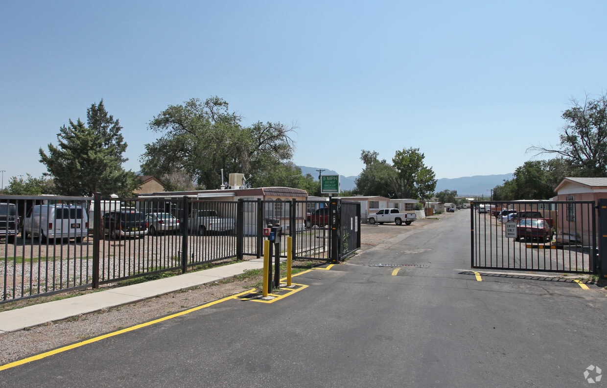 Green Valley Mobile Home Park Apartments in Albuquerque, NM