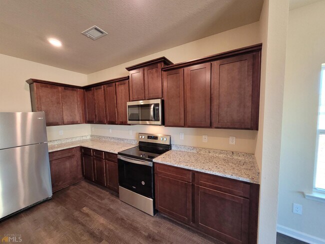 Building Photo - 102 Foley Dr