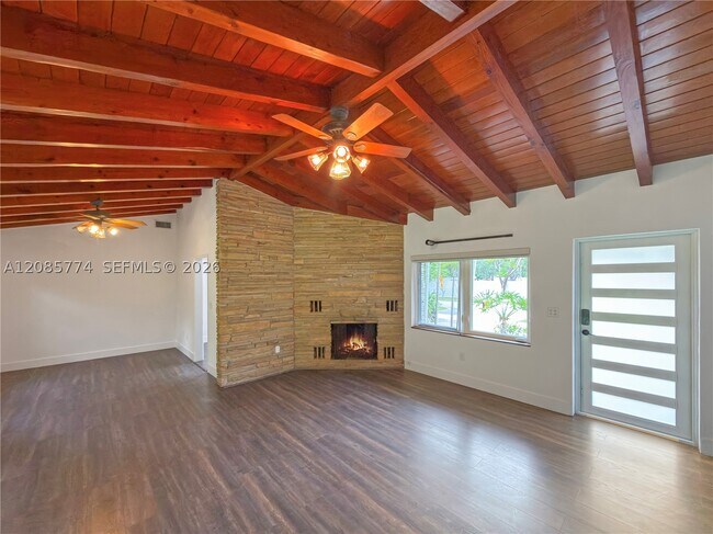 Foto del edificio - 3128 Coconut Grove Dr