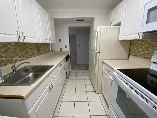 Foto del edificio - 9454 SW 77th Ave