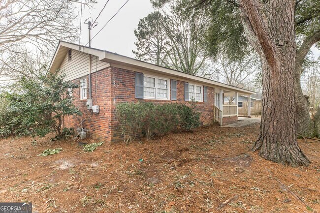 Building Photo - 115 Wesleyan Dr