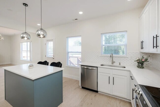 Foto del edificio - Spacious 4BR House in Mooresville