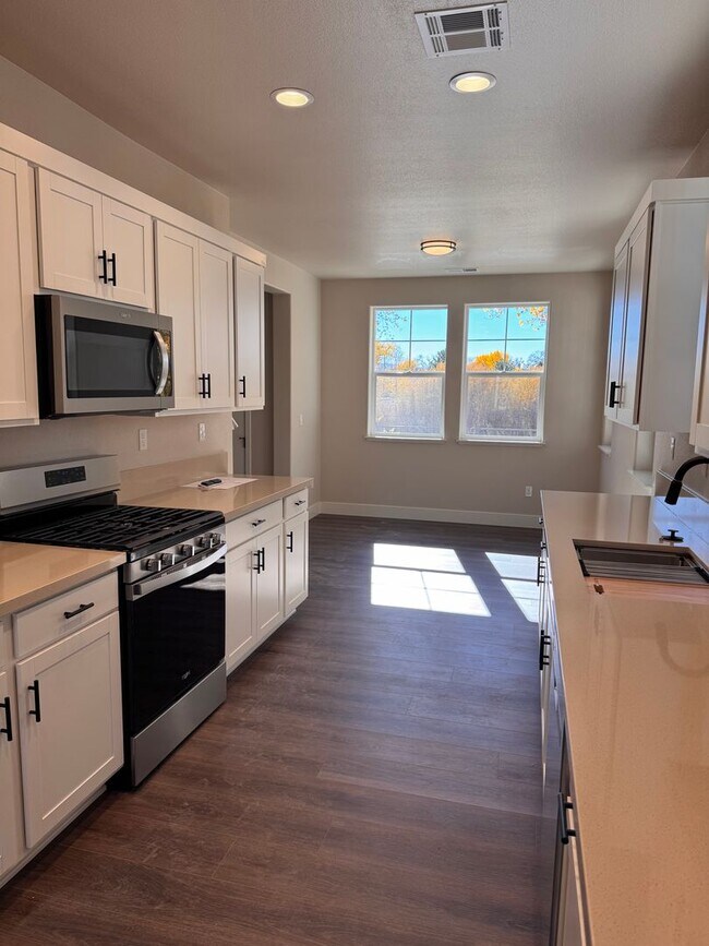 Foto del edificio - NEW! 3/2.5/2 Townhome in Gardnerville