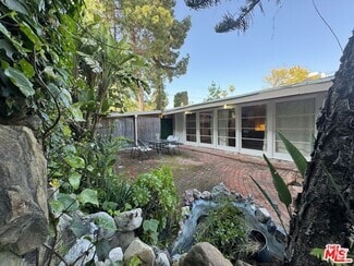 Building Photo - 12340 Moorpark St