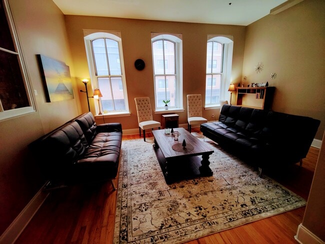 Building Photo - 317 W Fayette St