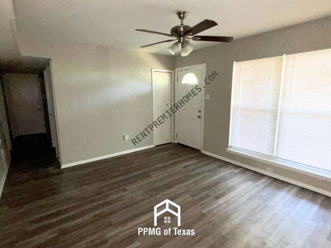 Building Photo - 708 Lehman Dr