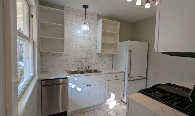 Foto del edificio - 25 Starnes Ave