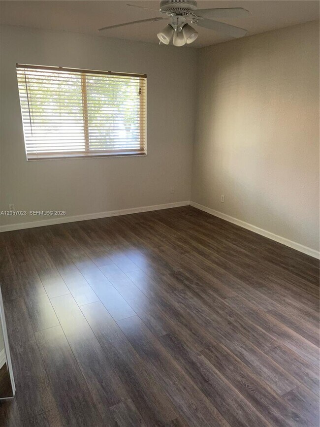 Foto del edificio - 2847 S Evergreen Cir