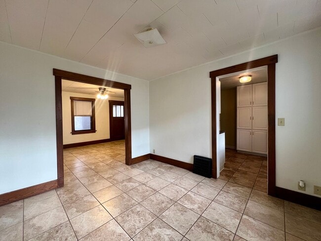 Building Photo - Shaolin Properties West (SHAWEST)