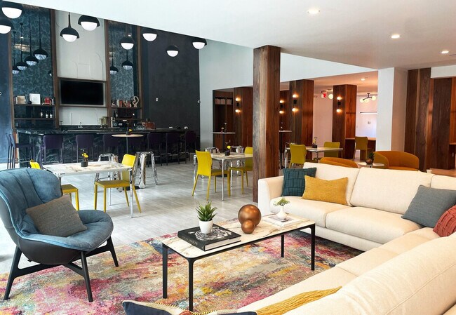 Foto del edificio - 2137 Pelham Dr