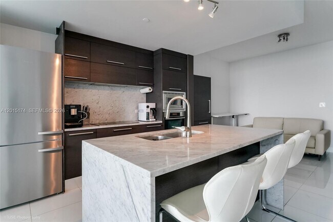 Building Photo - 900 Biscayne Blvd